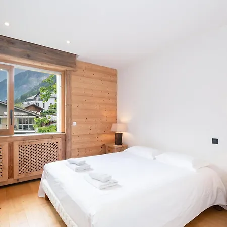 De 115m² Avec Terrasse Et Cheminee A Chamonix-mont-blanc, Proche Centre Et Telepherique - Fr-1-343-178 *